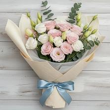 Букет цветов из:  Лизиантусы в Богородицке