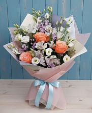 Букет цветов из:  Лизиантусы, Розы, Альстромерии и Гипсофила в Богородицке