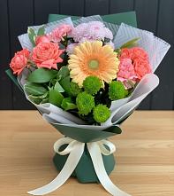 Букет цветов из:  Гвоздики, Розы, Герберы и Хризантемы в Богородицке