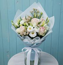 Букет цветов из:  Розы и Лизиантусы в Богородицке