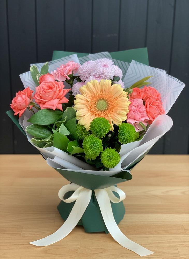 Букет цветов из: Гвоздики, Розы, Герберы и Хризантемы в Богородицке